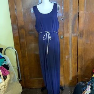 NWOT—BEAUTIFUL SLEEVELESS DRESS SIZE XL